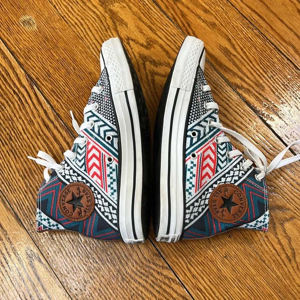 Converse Chuck Taylor All Stars Festival Geo pattern. Great condition. Women’s 8 - Picture 4 of 12